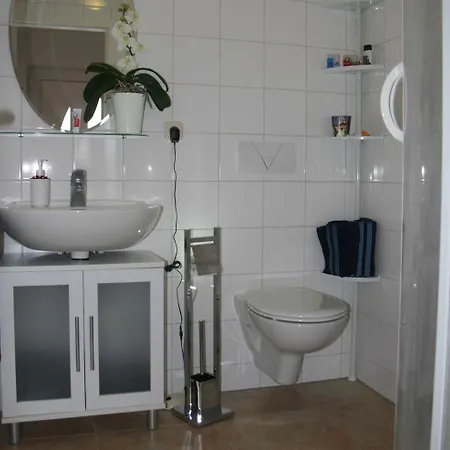 Leuchtturmblick Nahe Kuehlungsborn * Bastorf
